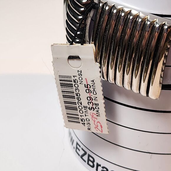 NWT Chico's Watch Women's Square Dial‎ Stretch Bracelet Silver Tone 7.5-8" - Picture 5 of 5